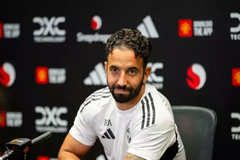 أموريم يرد على تصريحات رونالدو.. ويوضح نقطة ضعف مانشستر يونايتد